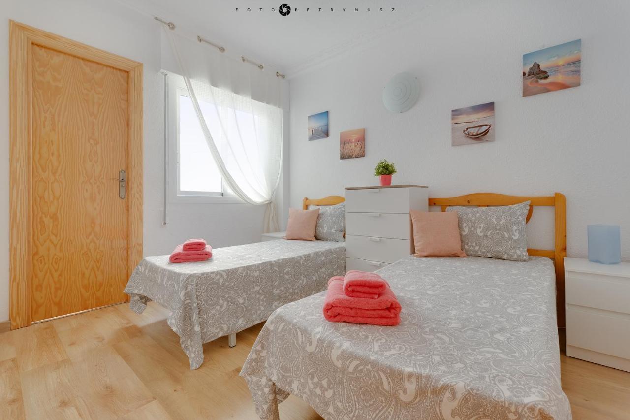 Apartment With Pool & Balcony Less Than 10Min Walk To La Mata Beach! Torrevieja Luaran gambar
